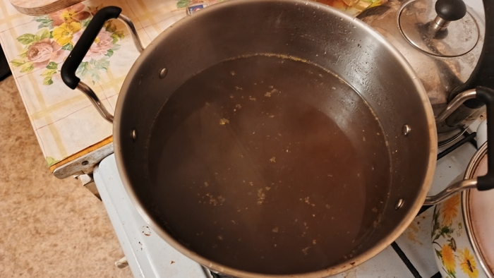 Меньше половины исходной жидкости.