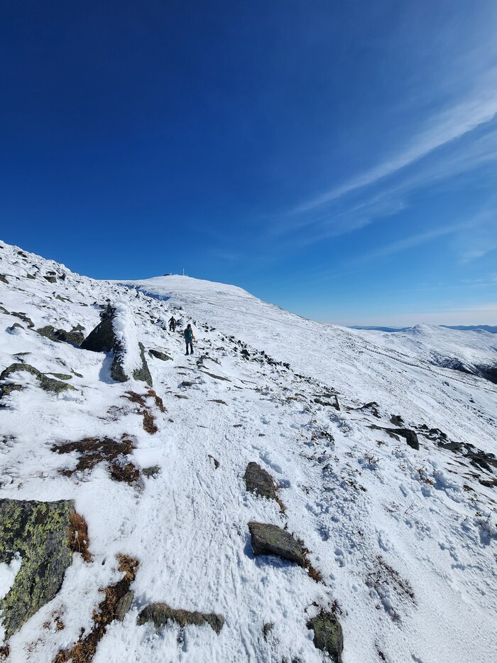 Путь Джуэлла (Jewell trail) около горы Клэй (Clay) по пути к горе Вашингтон, Нью-Хэмпшир, США