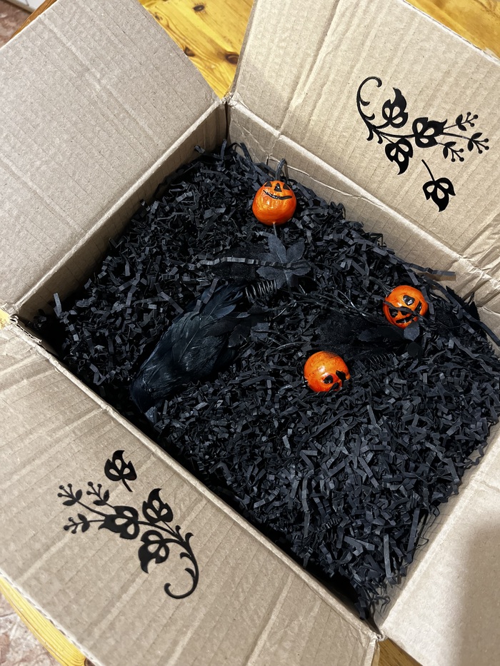  ,    ))) Ÿ   ,   -   !))