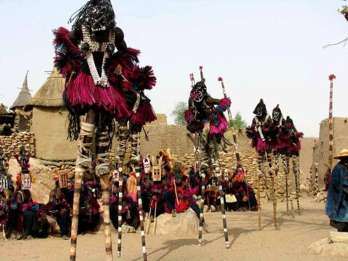   : <!--noindex--><a href="https://pikabu.ru/story/blyam_esli_buduchi_belyim_chelovekom_ispolzuyu_traditsionnuyu_afrikanskuyu_odezhdu_i_aksessuaryi_dlya_khyellouina_karnavala_i_podobnyikh_prazdnikov_13350317?u=https%3A%2F%2Famtraveler.ru%2Ffoto%2Fdogony&t=https%3A%2F%2Famtraveler.ru%2Ffoto%2Fdogony&h=eda30d16a5c81d8d276548585e603cee14703a9c" title="https://amtraveler.ru/foto/dogony" target="_blank" rel="nofollow noopener">https://amtraveler.ru/foto/dogony</a><!--/noindex-->