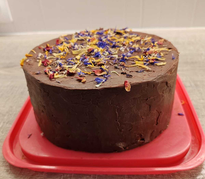 Покрытие кривое, потому что ручки хоть и золотые, но, к сожалению, из жопы)