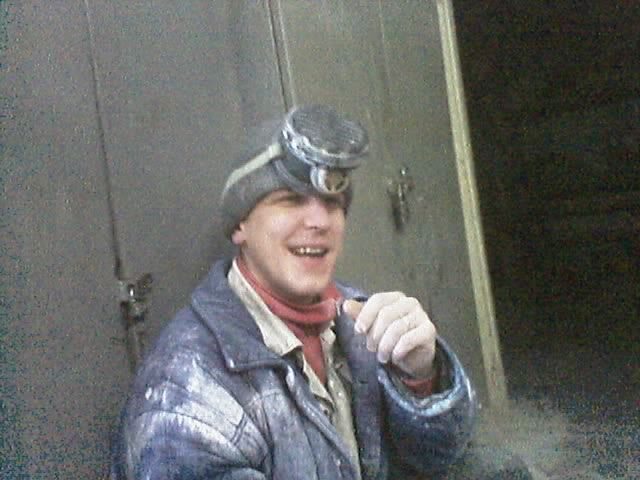 весь в муке и хуй в руке