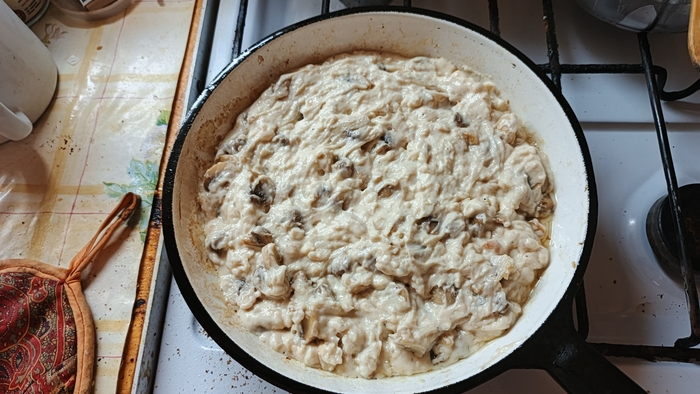 Грибы с соусом.