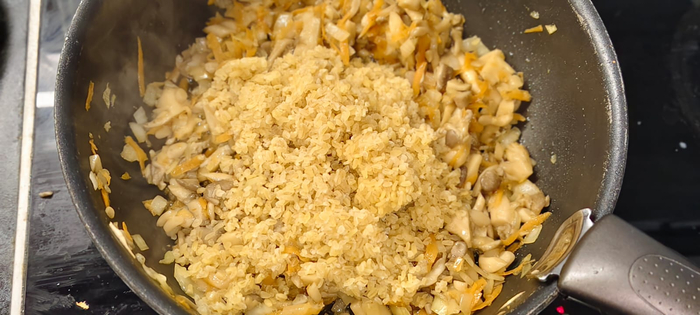 Добавляю помытый булгур