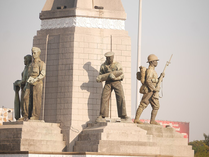 Кстати, в Таиланде есть свои памятники героям Второй мировой. Правда в честь победы над Францией. Такой вот поворот.