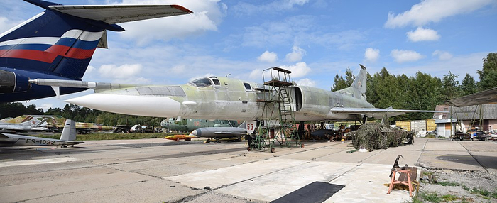 Ту-22М1. Единственный сохранившийся до нашего времени борт. Находится в частном музее в Риге