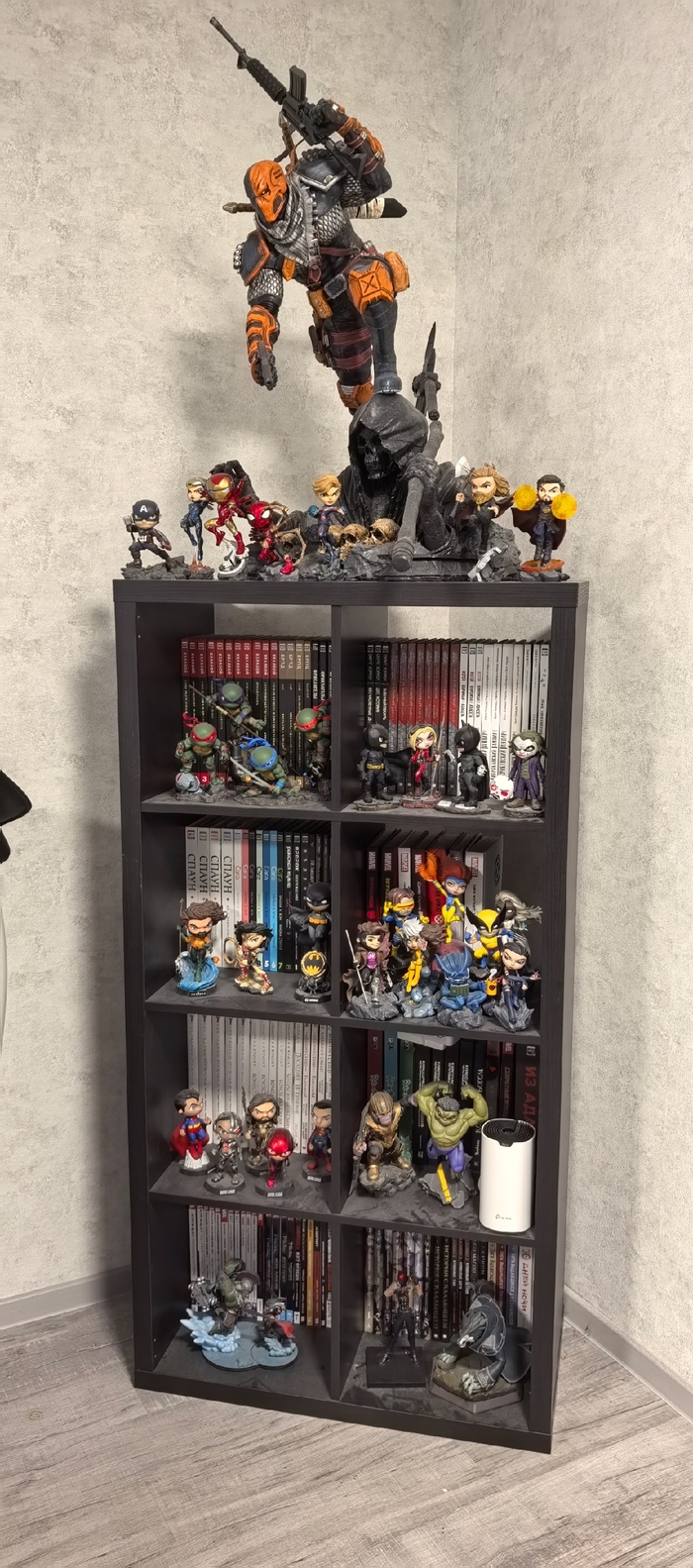 стеллаж фигурок