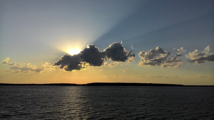 Где-то над Рыбинским водохранилищем.