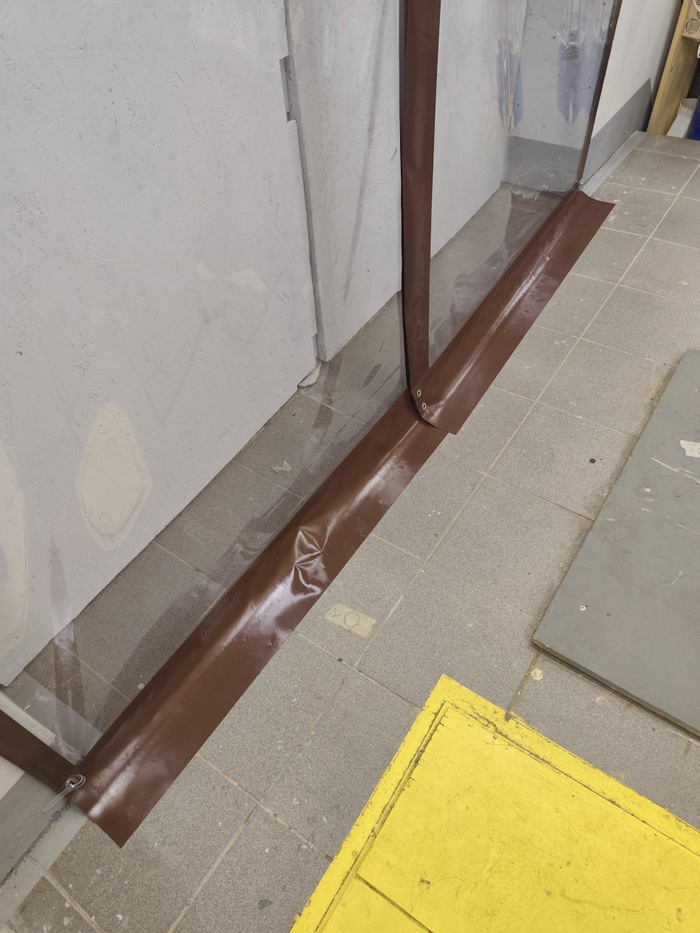 Купил и не жалею, за те плюсы что она дает, цена более чем адекватная.