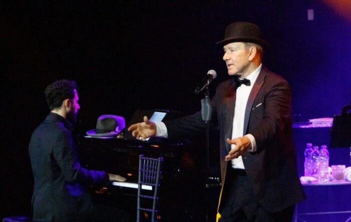 У меня нет дома”. Кевин Спейси стал бездомным и выступает в ночных клубах - 21.11.25 10:43 | Пикабу