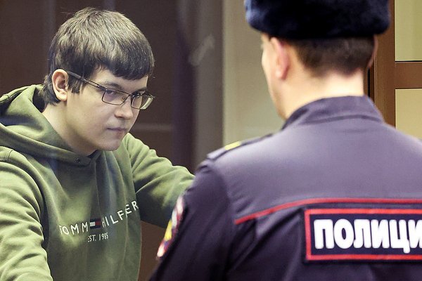  2021,    .  ,  60 .  : "  ",      , "      ".