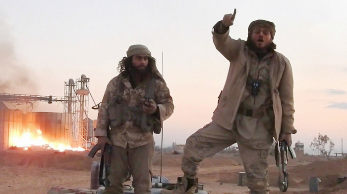 Особенно если рядом вот такие ребята тусуются