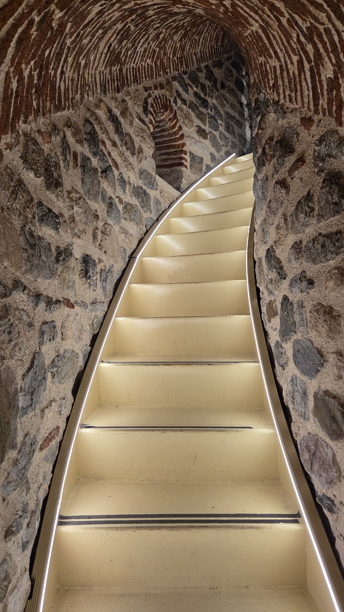 ,        .       ))     -   )