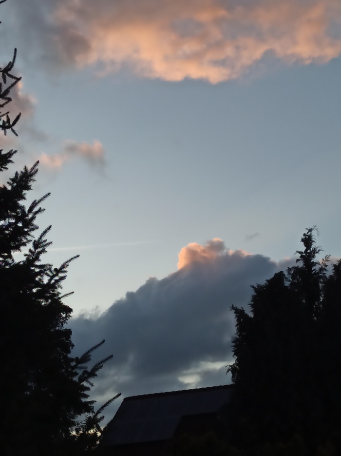 Напоминает Sky