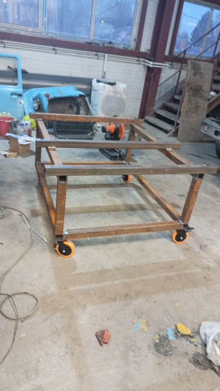 Условно готовая тележка. Красивой быть не должна.