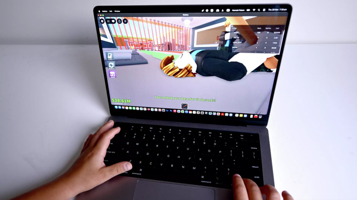 © Getty Images / Hannah PetersРебенок играет на платформе Roblox. Архивное фото