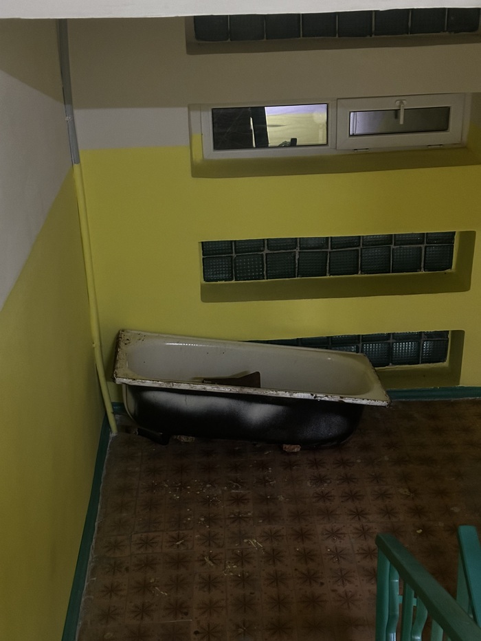 Как культурно попросить соседа убрать нахер ее?