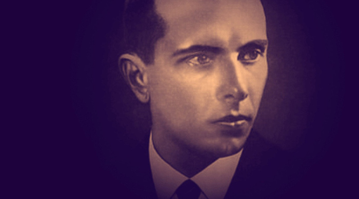 Почему на Украине прославляют военных преступников?