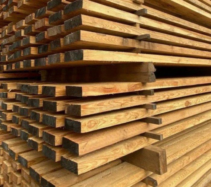 Как хранить доски, чтобы они не набирали влагу?