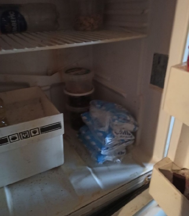 Соли надо купить как можно больше - на тот случай, если появится желание заготовить не только овощи, но и рыбу. Даже если останется лишняя, то в плотной упаковке она хорошо сохранится до нового сезона.