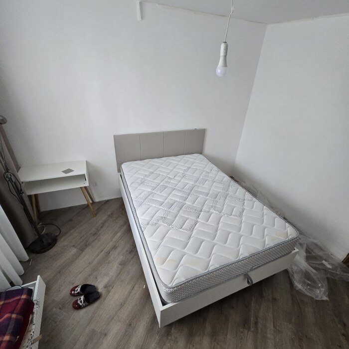 До люстры руки не дошли