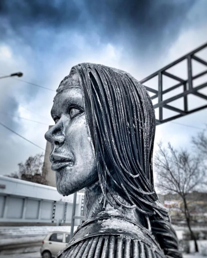 Когда, кажись, учуял газ в квартире.