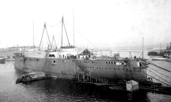 Benedetto Brin после спуска на воду, 7 ноября 1901 года