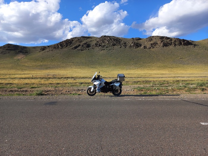 Кончился бензин в этом месте. Монголия. Перегон между городам Баянхонгор и Алтай хот.