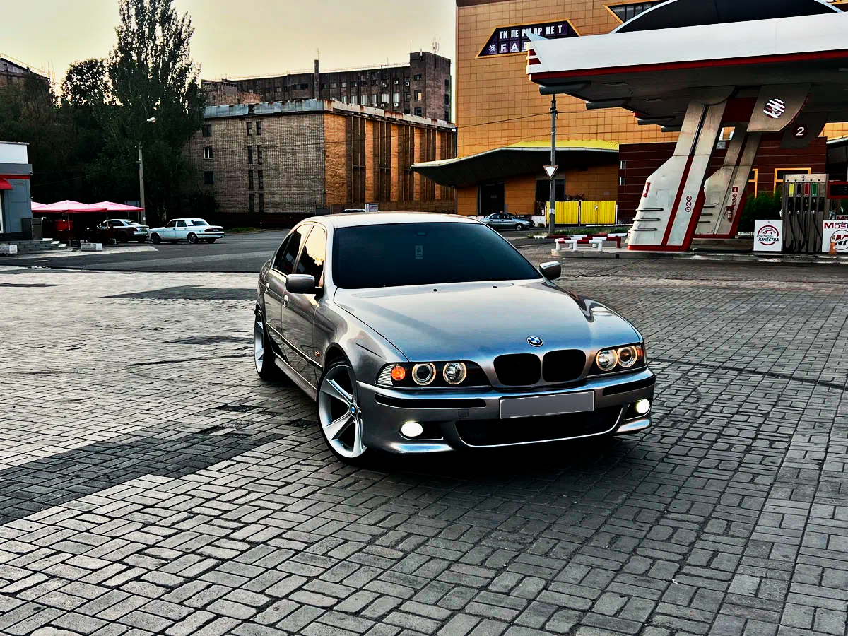 Это была та самая золотая середина: почему BMW E39 оказалась идеальным седаном своего времени? - Моё, Контент нейросетей, История автомобилей, Авто, Техника, BMW, BMW e39, E39, Двигатель, Длиннопост