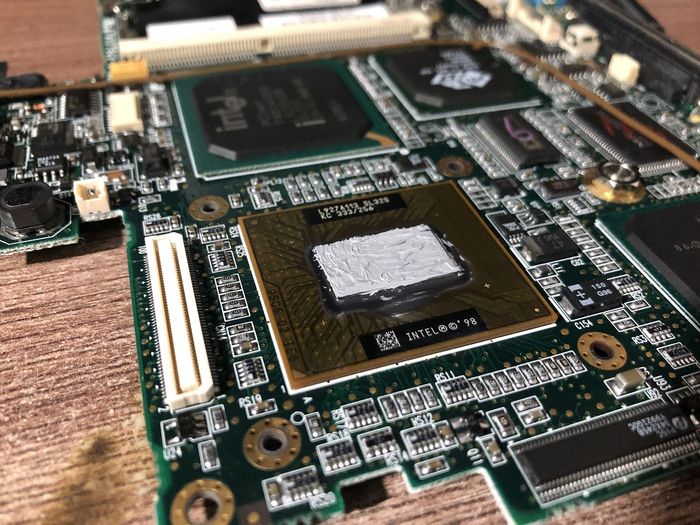 Для споров о том, как наносить термопасту, есть отдельная ветка комментариев!