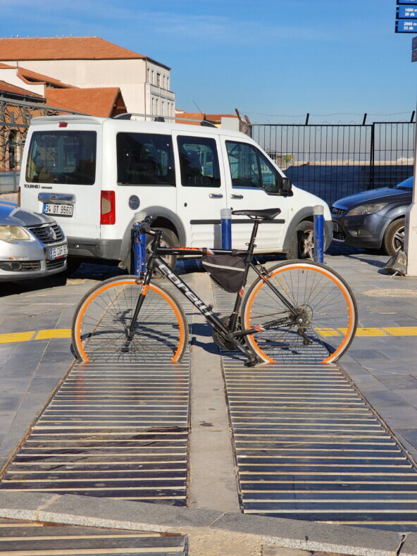 Я специально проверил, что мне действительно нужно бояться этих щелей.