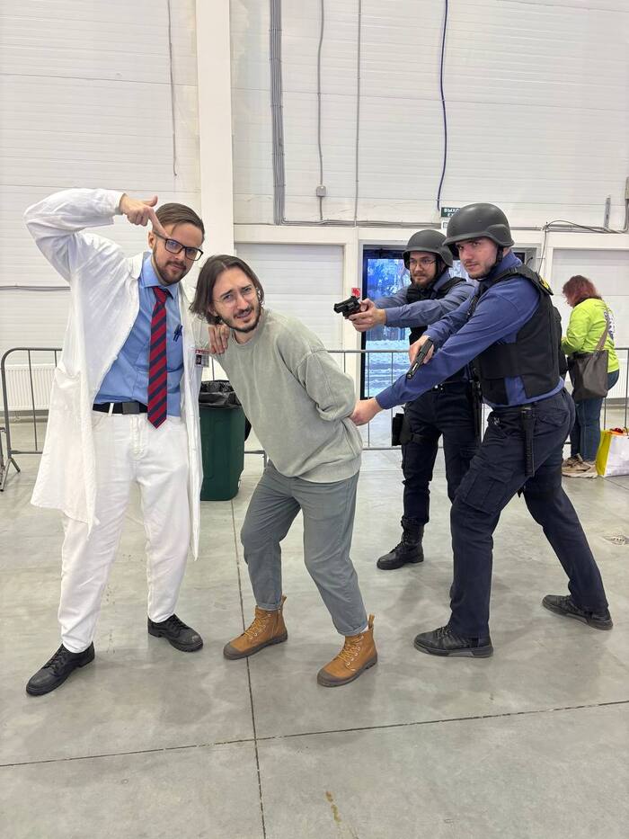 А тут уже наклевывается что-то серьезное, видимо без Гордона Фримена в этот раз не обойтись