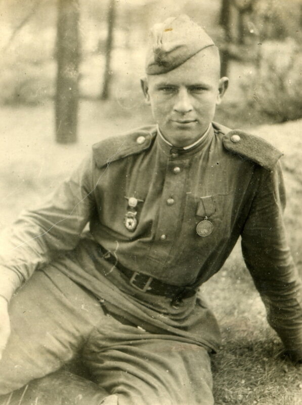 Колоризация черно-белых фото за 30 секунд: как сделать снимок цветным с помощью нейросетей