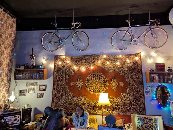 Где искать друзей в 29 лет в период экзистенциального кризиса, когда не пьешь?