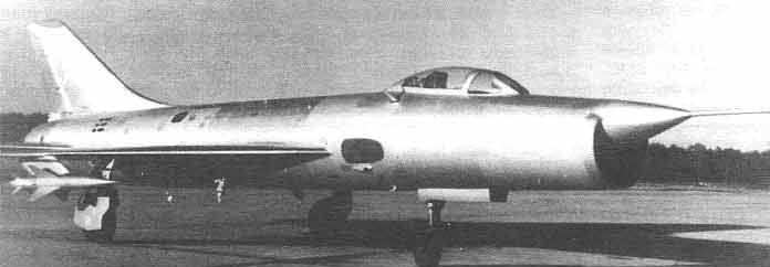 Опытный истребитель Т-3. В «носу» в верхней части нерегулируемого воздухозаборника располагалась РЛС