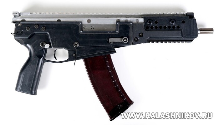 Прототип 5,45-мм малогабаритного автомата АМ-17 2015 года. Вид справа. Фото Михаила Дегтярёва