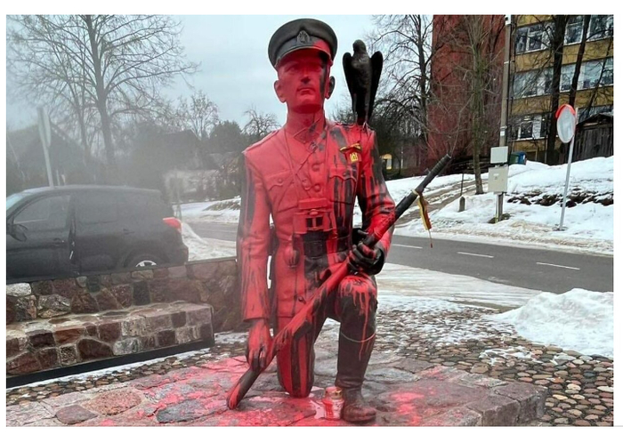 В Литве вынесен приговор россиянам за осквернение памятника лидеру антикоммунистов
