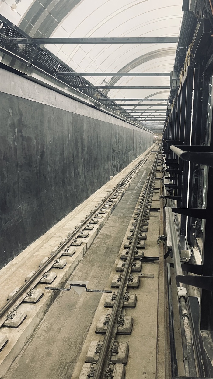 Вид вдоль станции в сторону ст.м. Казаковская.