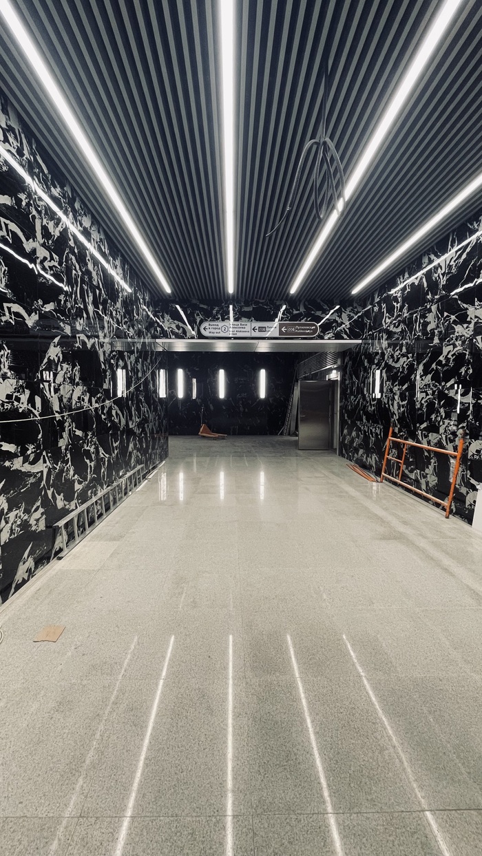 Переход на ст.м. Кировский завод.