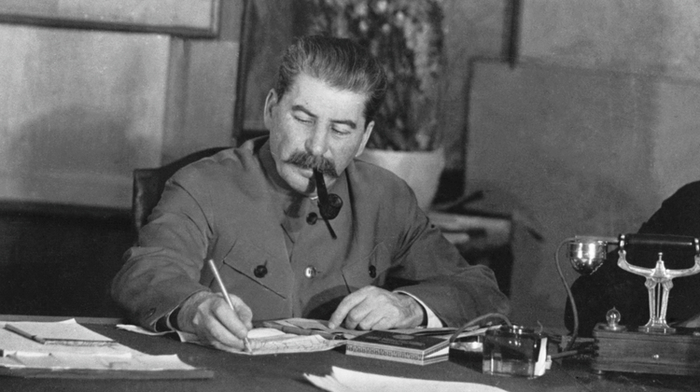 Почему народ СССР не заметил сталинских репрессий?