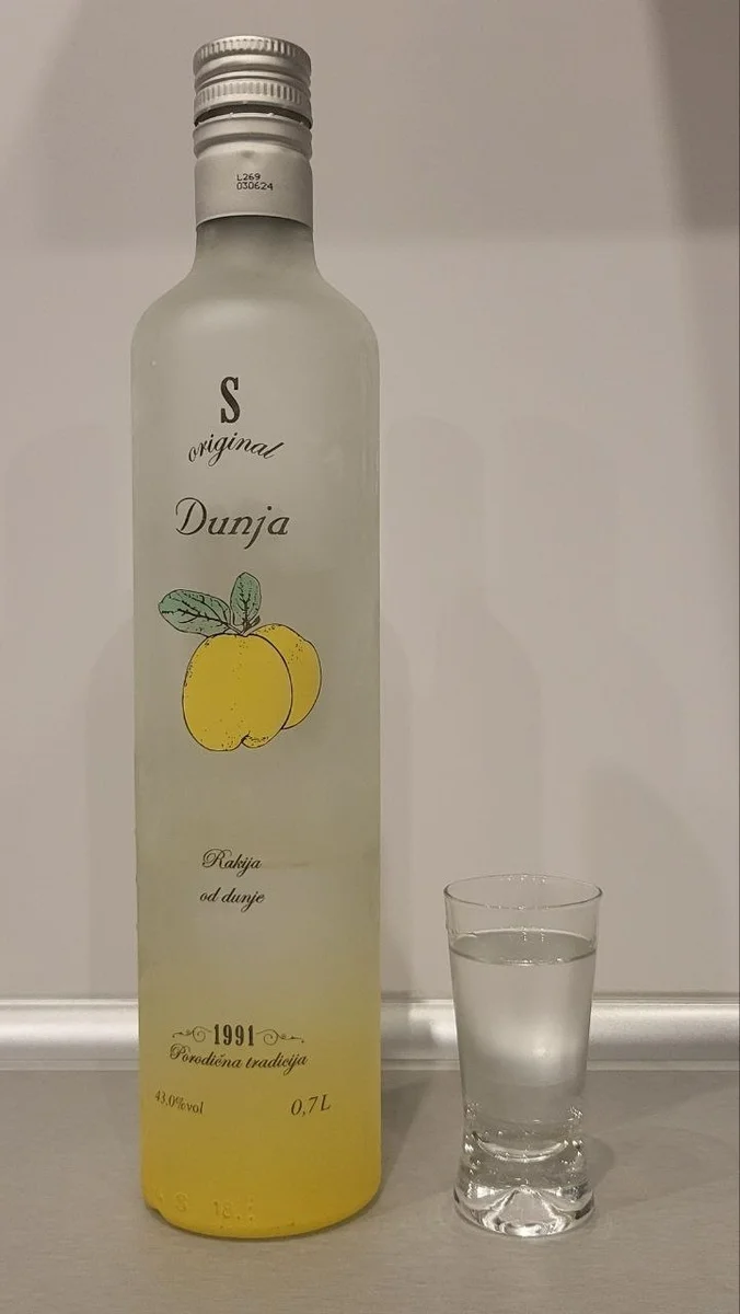 Ракия Dunja S-Original. Бренди из айвы, а еще из Сербии - Моё, Напитки, Алкоголь, Обзор, Отзыв, Ракия, Сербия, Длиннопост