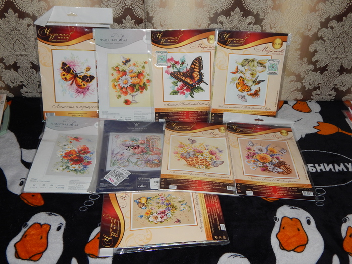 Чудесная игла. Мне очень нравятся их нежные цветочные сюжеты.