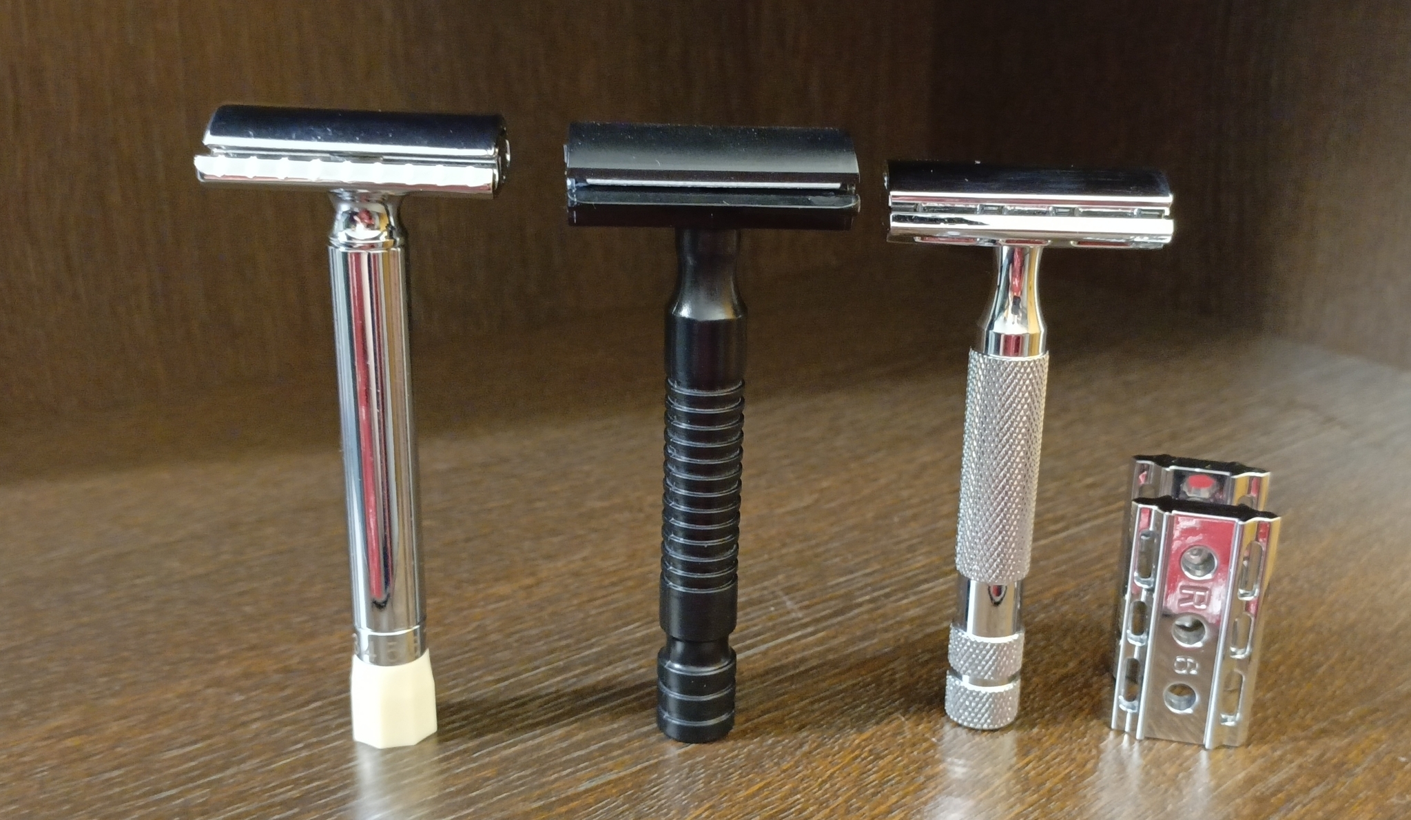 A T-shaped razor for beginners under 1200 rubles. Another selection. And immediately a review of the Chinese replica of the German Merkur Progress Long razor. - Series Shaving, My, Overview, Comparison, Razor, Safety razor, Shaving, T-Shaped Machine, Machine for shaving, Gillette, Longpost, Video, Video VK, Rutube