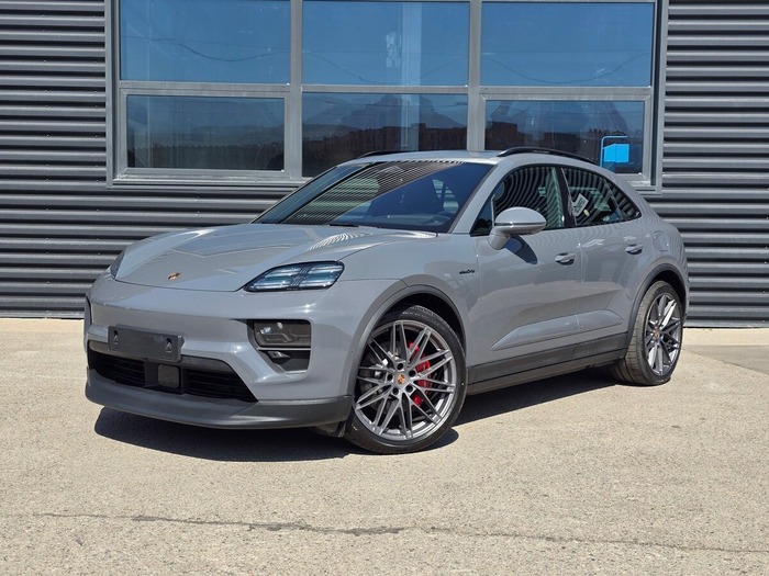 второе поколение Porsche Macan