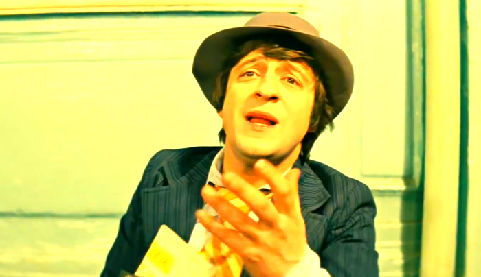 Кстати, Хазанов в разные годы снимался в различных выпусках «Ералаша». Например, в № 37 в сюжете «Рекордный вес» он забавно спародировал знаменитую фразу Николая Озерова «Такой хоккей нам не нужен!».