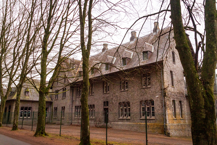 ��������