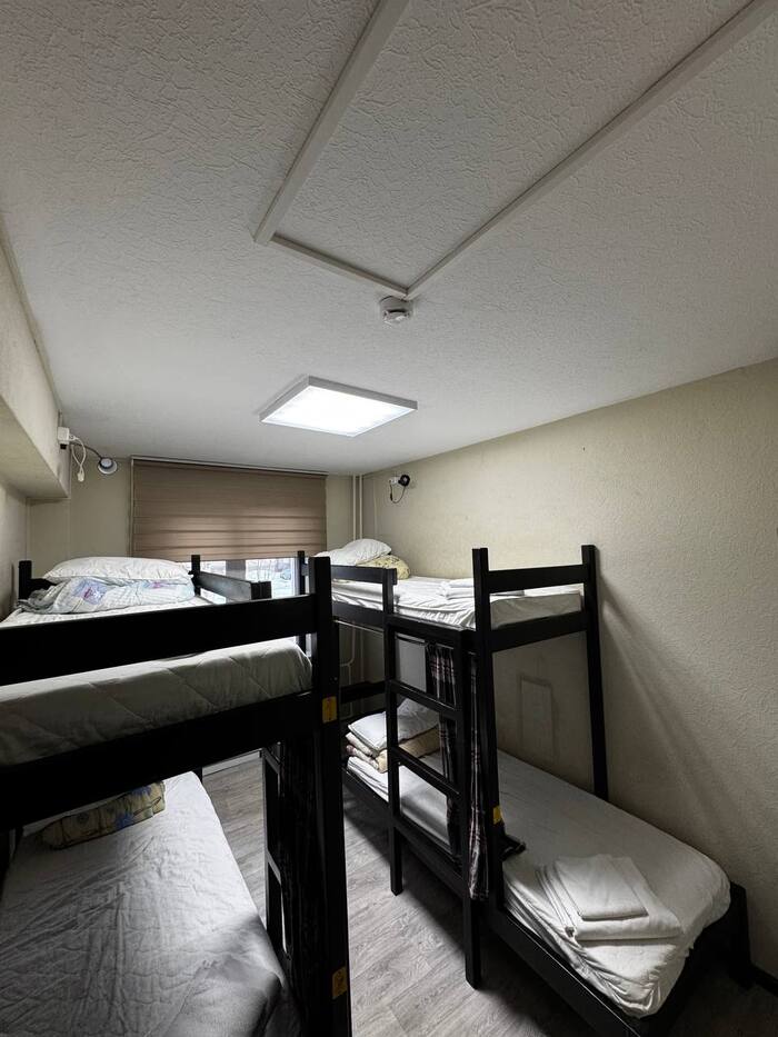 �������