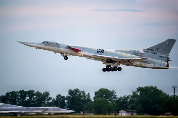 Элегантный и грозный Ту-22М3 в фотографиях⁠⁠