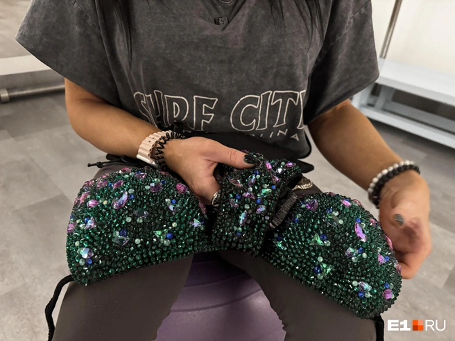 ��������� ����� �������� Swarovski. ����� �� ��� ������ ������, �������� ���� ������ ����������!��������: ������ ������ / <!--noindex--><a href="https://pikabu.ru/story/vot_yeto_popa_kak_krasotka_iz_ekaterinburga_nakachala_samyie_moshchnyie_yagoditsyi_v_rossii_i_planiruet_pokorit_imi_olimpiyu_13635064?u=http%3A%2F%2FE1.RU&t=E1.RU&h=d14cb2f4849bc246a517d6332b909846dc263a36" title="http://E1.RU" target="_blank" rel="nofollow noopener">E1.RU</a><!--/noindex-->