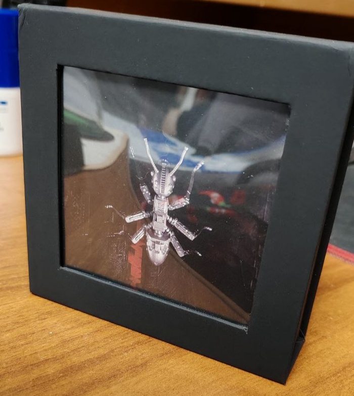 Крышка бокса с прозрачной слюдой